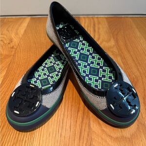 New Tory Burch Channing Sneakers / Flats Navy Blue & Green Patent Size 6.5